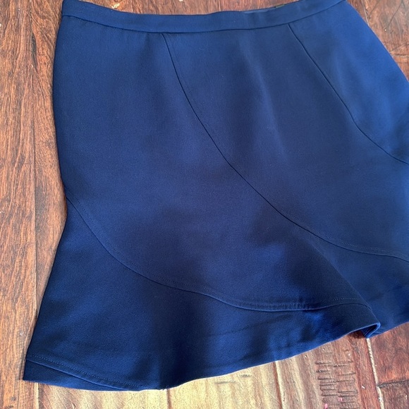 J. Crew miniskirt tulip shape navy blue lined zipper closure size 12 flirty - Picture 3 of 9